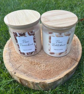 ✨ Paní Rohlíčková a Paní Perníčková jsou konečně zpět skladem! ✨ Voní po čerstvě upečeném cukroví a čekají, až si je někdo...